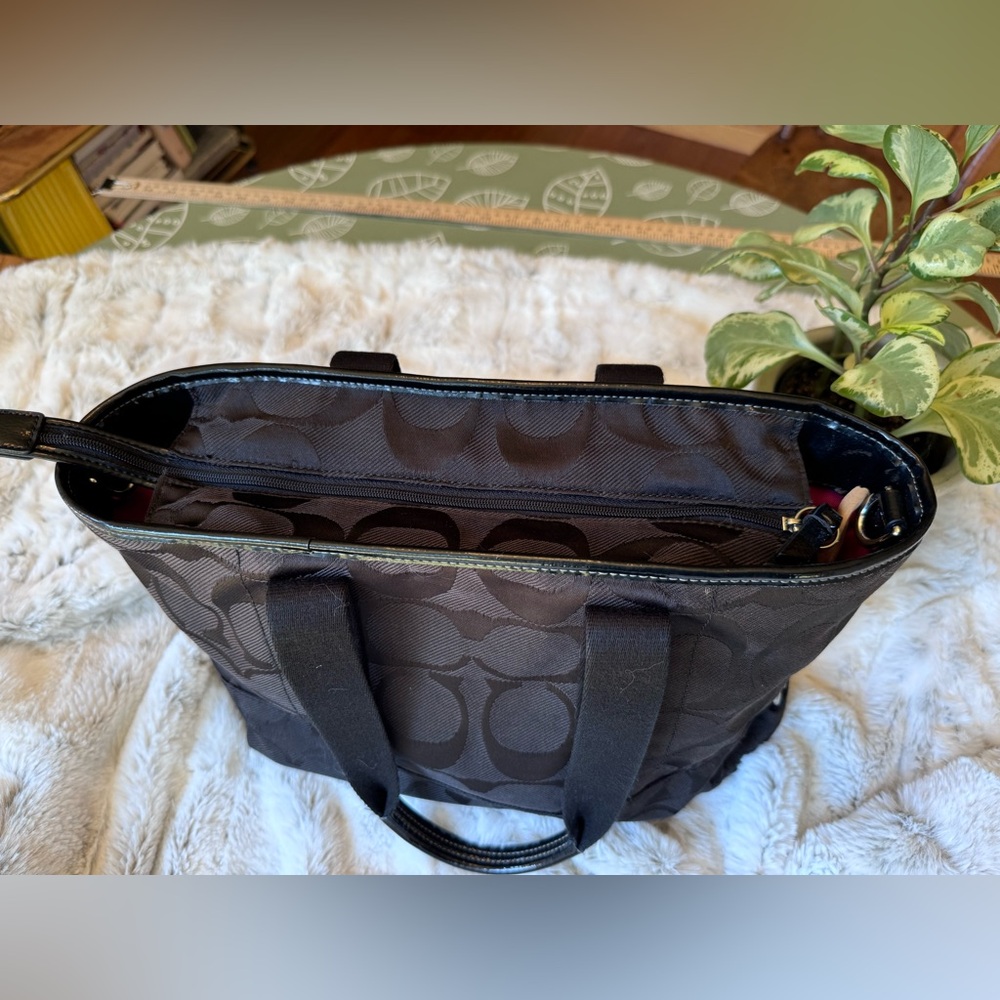 COACH Kyra Signature Black Daisy Charm Purse Handbag #F18844 - Picture 12 of 16